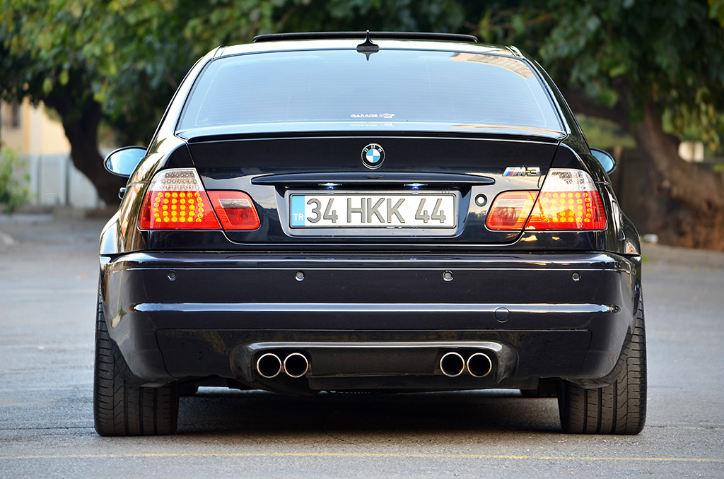 BMW E46 M3 resmi
